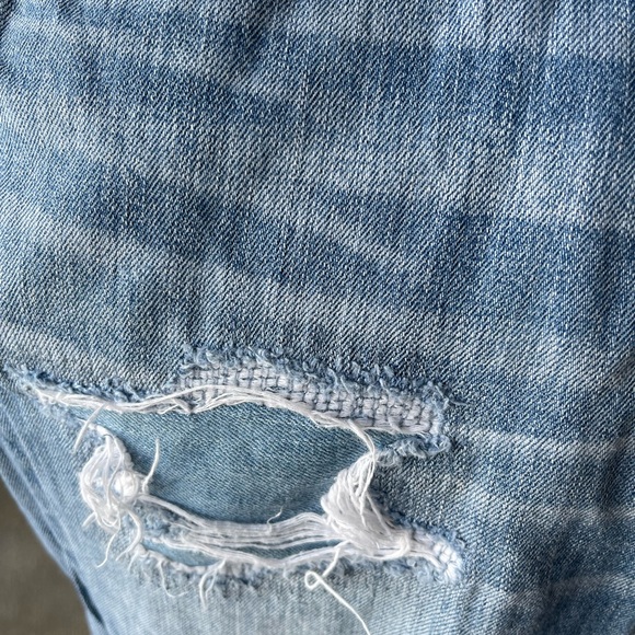 2 pairs of jeans (two American Eagle). - Picture 11 of 14